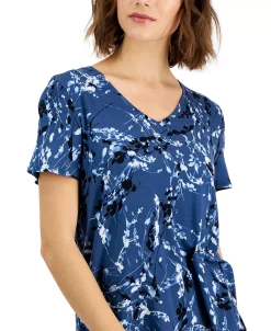Alfani Women's Printed V-Neck T-Shirt, Created For Macy's -VINCE CAMUTO Shop 22792975 fpx